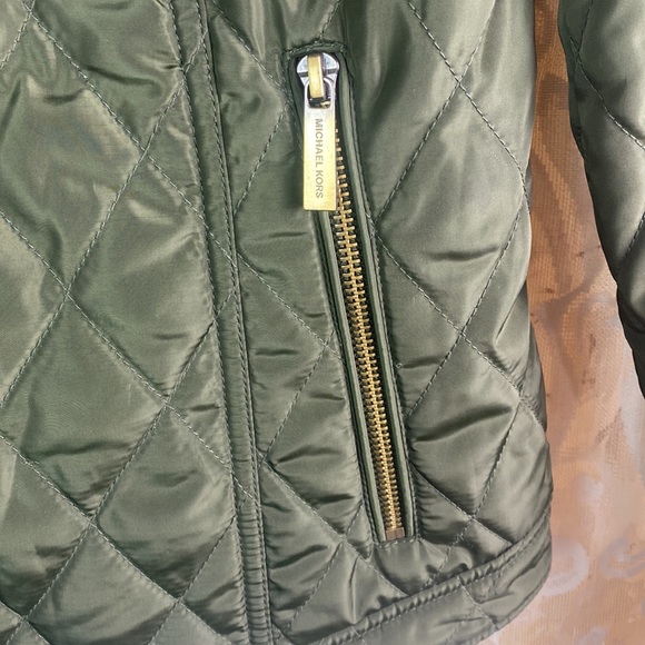 Michael Kors Quilted Jacket Faux Fur Sherpa Collar Olive Green Gold Lightweight - Picture 5 of 13